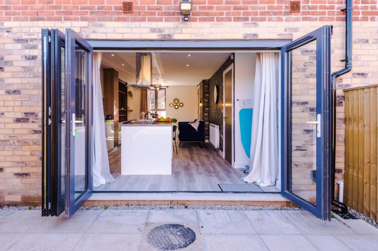 Rest&Recharge At Ridgefield House Villa - Manchester — Photos 1